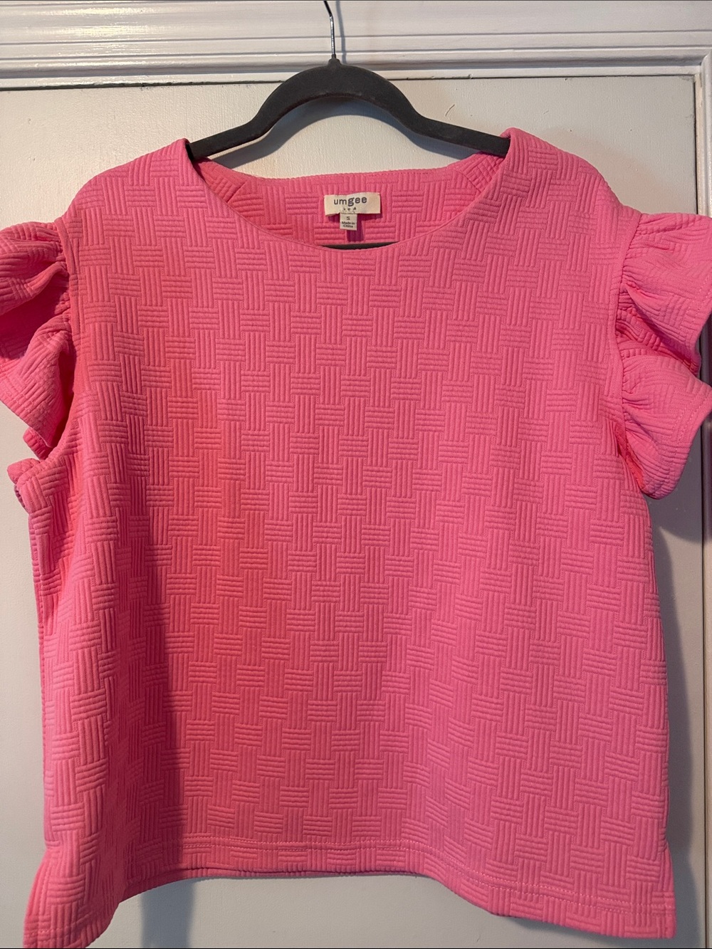 Umgee Hot Pink Textured Ruffle Sleeve Top